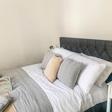 The Rosebery Retreat By The Castle 1-Bed Apartment Инвернесс Экстерьер фото