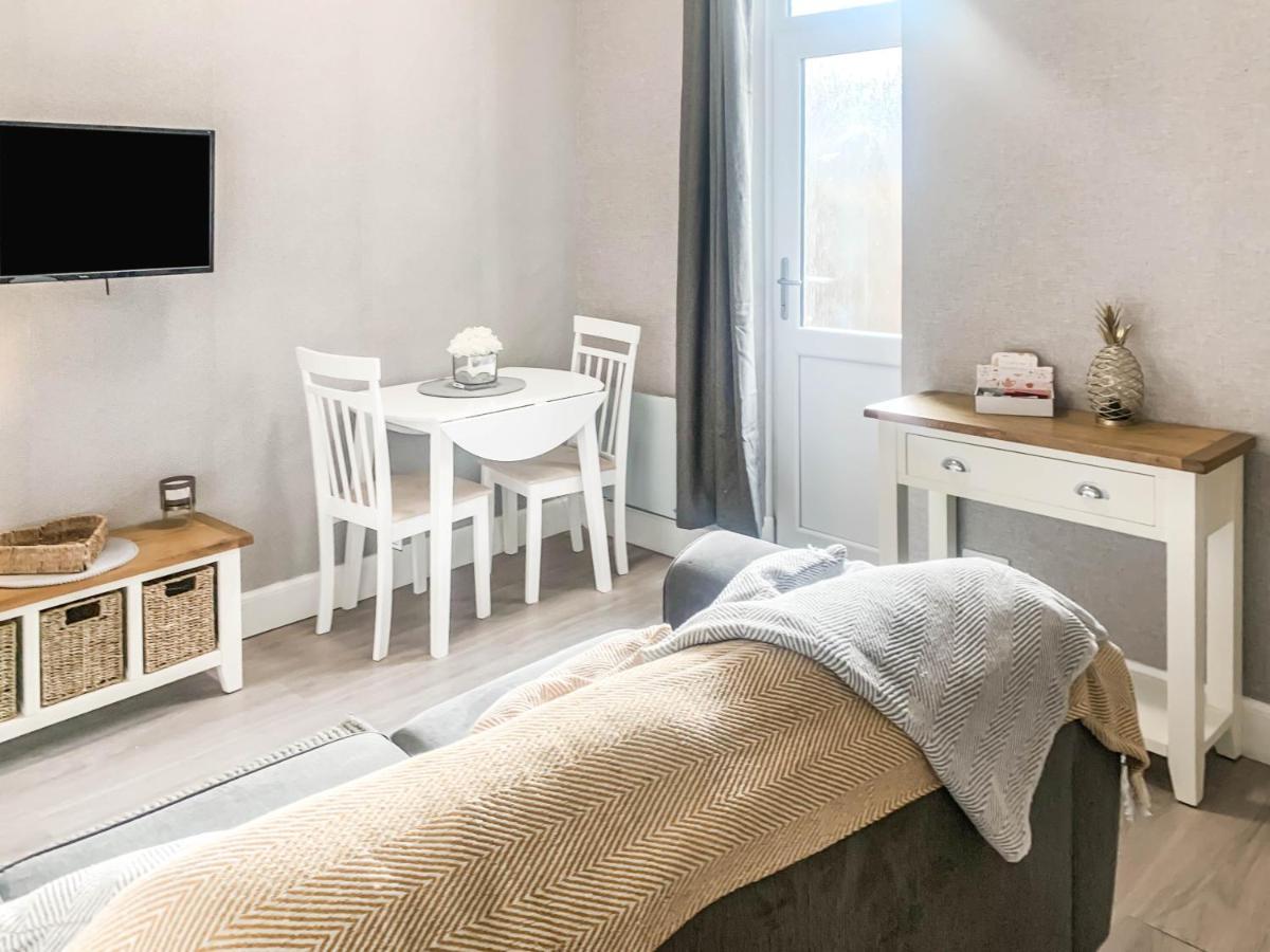 The Rosebery Retreat By The Castle 1-Bed Apartment Инвернесс Экстерьер фото
