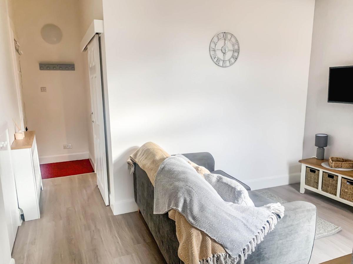 The Rosebery Retreat By The Castle 1-Bed Apartment Инвернесс Экстерьер фото