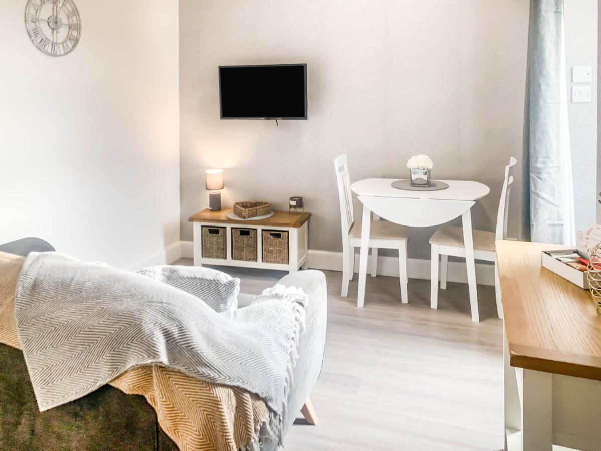 The Rosebery Retreat By The Castle 1-Bed Apartment Инвернесс Экстерьер фото