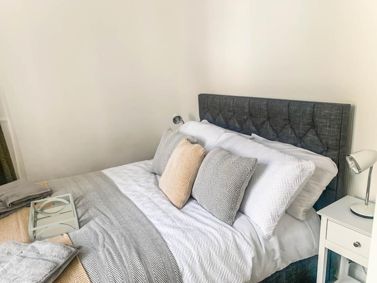 The Rosebery Retreat By The Castle 1-Bed Apartment Инвернесс Экстерьер фото